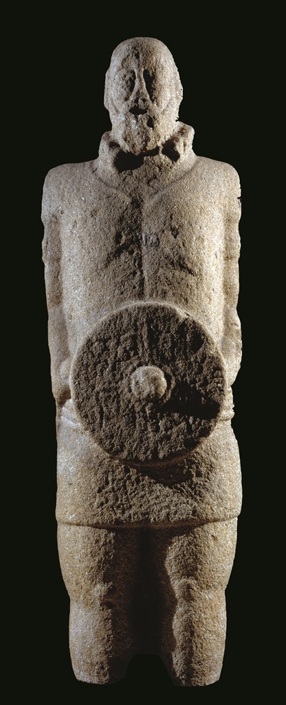 01 Estatua de guerrero_Museu Nacional de Arqueologia